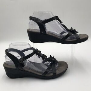 Women’s Baretraps Floral T-Strap Wedge Sandals